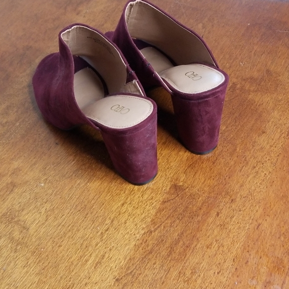 Heels - Picture 4 of 4